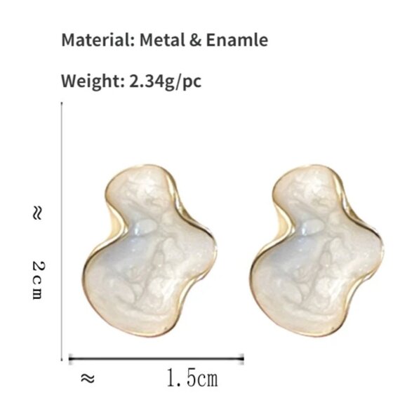 Irregular Shell Stud Earrings with .925 Silver Needle – Gold Trim Finish - Picture 5 of 7